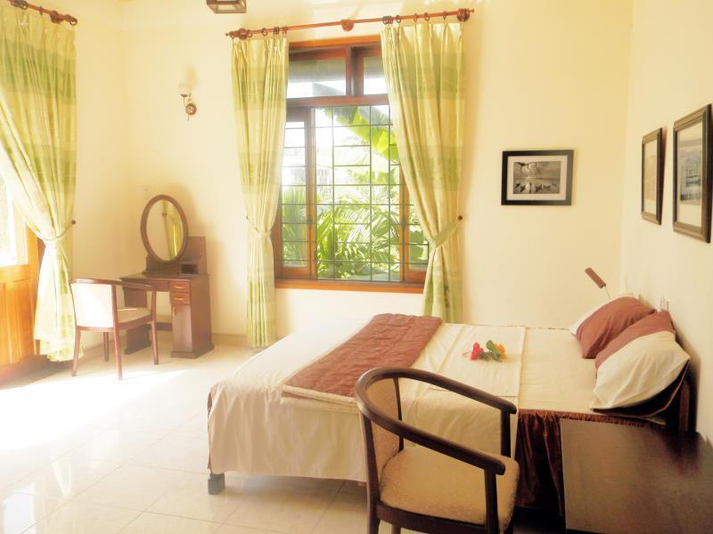 Chat Inn Homestay Хойан Экстерьер фото
